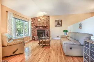 194 Driscoll Ct, Franklin Township, NJ 08873 - Photo 3