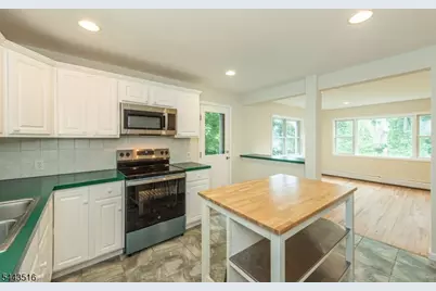 16 Florence St, Hopatcong, NJ 07874 - Photo 7