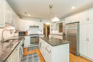 31 Cooper Ln, Long Hill Township, NJ 07946 - Photo 9