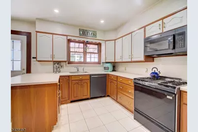 1136 Coolidge Rd, Elizabeth, NJ 07208 - Photo 7