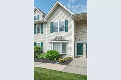 38 Chanda Ct, Clifton, NJ 07012 - Photo 3