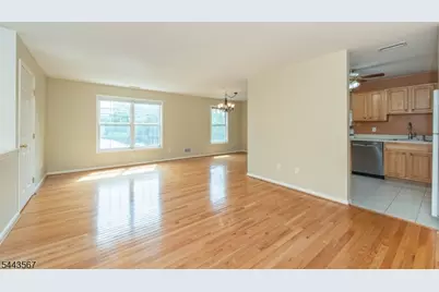 38 Chanda Ct, Clifton, NJ 07012 - Photo 7