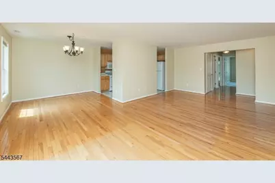 38 Chanda Ct, Clifton, NJ 07012 - Photo 5