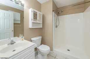 38 Chanda Ct, Clifton, NJ 07012 - Photo 15