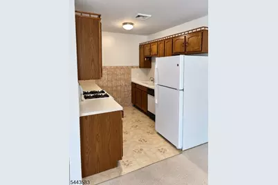 846 Riverside Ave #107, Lyndhurst Township, NJ 07071 - Photo 3