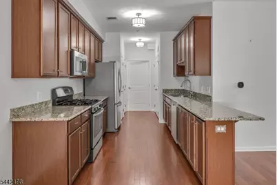 101 Birch Ct, Hanover Township, NJ 07927 - Photo 5