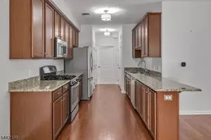101 Birch Ct, Hanover Township, NJ 07927 - Photo 5