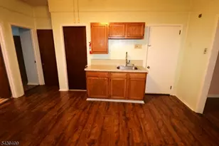 484 Delavan Ave, Newark, NJ 07107 - Photo 11