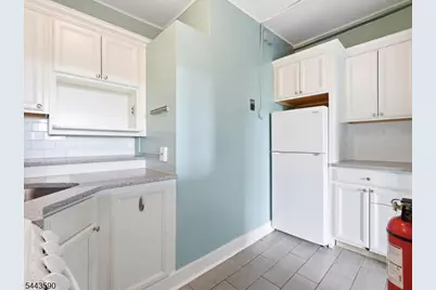 62 Forest Hill Rd #2E, West Orange Township, NJ 07052 - Photo 5