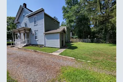 131 4th St #B, Belvidere, NJ 07823 - Photo 3