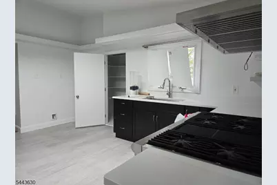 49 Mountainview St, West Orange Township, NJ 07052 - Photo 11