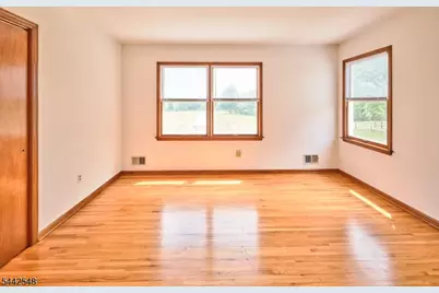 815 Clawson Ave, Hillsborough Township, NJ 08844 - Photo 19