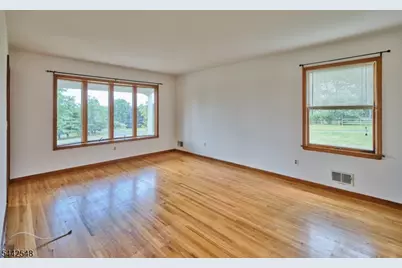 815 Clawson Ave, Hillsborough Township, NJ 08844 - Photo 15