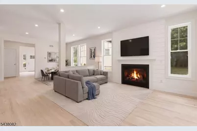 21 Woodruff Ct, New Providence, NJ 07974 - Photo 3
