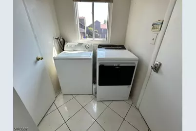 17 Westgate Dr, Edison, NJ 08820 - Photo 11