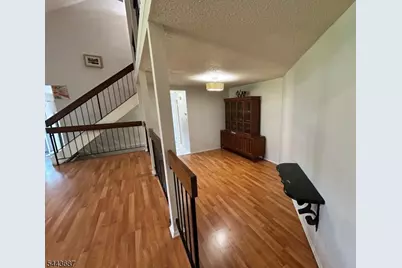 17 Westgate Dr, Edison, NJ 08820 - Photo 9