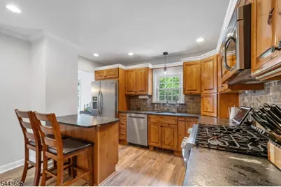 25 2nd Ave, Roseland, NJ 07068 - Photo 9