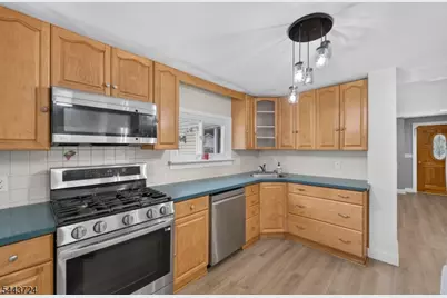 720 Ringwood Ave, Pompton Lakes, NJ 07442 - Photo 9