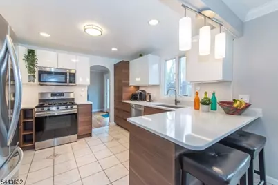 309 Indian Trl, Mountainside, NJ 07092 - Photo 7