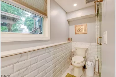 835 Colonial Arms Rd, Union Township, NJ 07083 - Photo 17