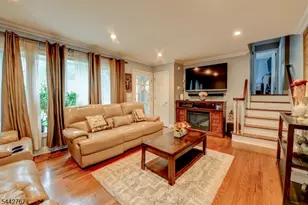 835 Colonial Arms Rd, Union Township, NJ 07083 - Photo 5