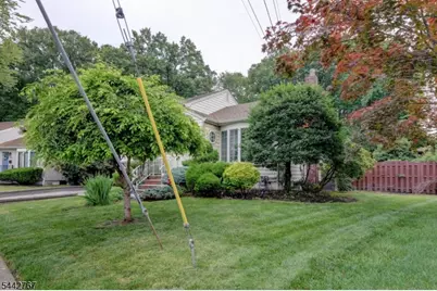 835 Colonial Arms Rd, Union Township, NJ 07083 - Photo 39
