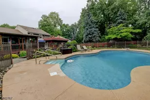 835 Colonial Arms Rd, Union Township, NJ 07083 - Photo 3