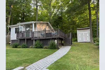 105 Lakeside Dr, Vernon, NJ 07461 - Photo 1