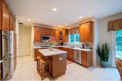 7 Stone Mountain Ct, Montgomery Township, NJ 08558 - Photo 11