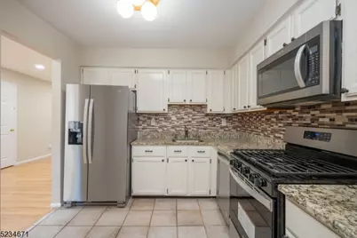 18 Guilford Ct, Parsippany, NJ 07950 - Photo 9