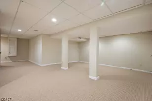 18 Guilford Ct, Parsippany, NJ 07950 - Photo 27