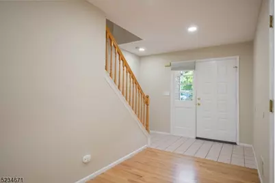 18 Guilford Ct, Parsippany, NJ 07950 - Photo 5