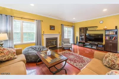 30 Emily Pl, Parsippany, NJ 07054 - Photo 9