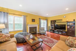 30 Emily Pl, Parsippany, NJ 07054 - Photo 9