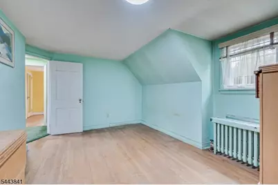 289 Hazel Pl, Union Township, NJ 07083 - Photo 17