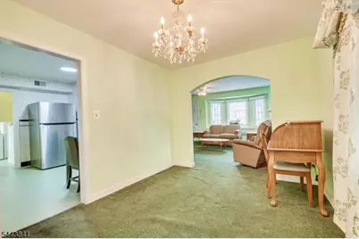 289 Hazel Pl, Union Township, NJ 07083 - Photo 9