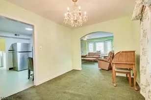 289 Hazel Pl, Union Township, NJ 07083 - Photo 9