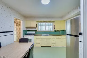 289 Hazel Pl, Union Township, NJ 07083 - Photo 11