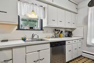664 Belvidere Rd, Phillipsburg, NJ 08865 - Photo 13