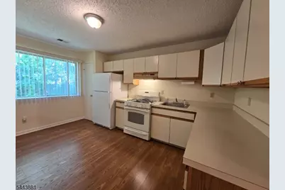 71 Drake Ln, Roxbury Township, NJ 07852 - Photo 5