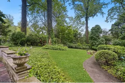 55 Tanglewood Dr, Summit, NJ 07901 - Photo 31