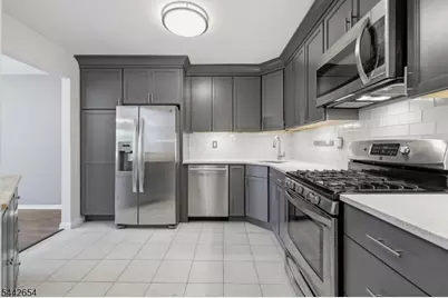 32 Birch Ter, Mount Arlington, NJ 07856 - Photo 7
