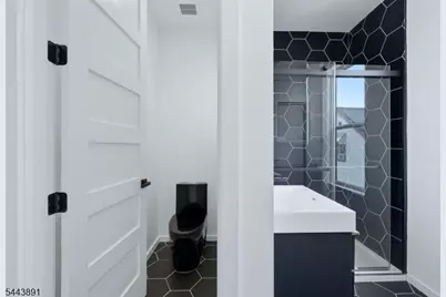 199 N Park St, East Orange, NJ 07017 - Photo 35
