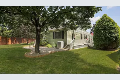 102 Mitchell Close, Hillsborough Township, NJ 08844 - Photo 5