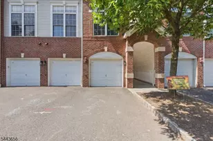 408 Donato Cir, Scotch Plains Township, NJ 07076 - Photo 3
