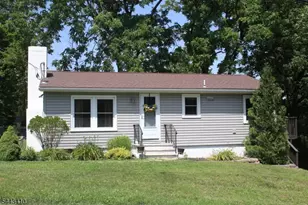 12 Clover Ln, Vernon, NJ 07418 - Photo 1