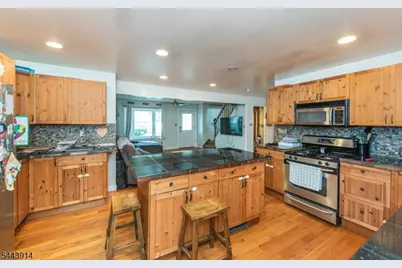 73 Bergen Ave, Wanaque, NJ 07420 - Photo 5