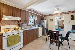6 Crestwood Ct, Lincoln Park, NJ 07035 - Photo 5
