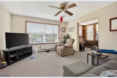 6 Crestwood Ct, Lincoln Park, NJ 07035 - Photo 3