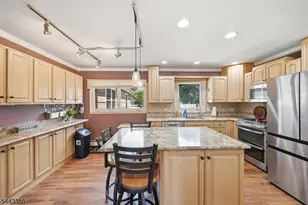 52 Roxbury Dr, Roxbury Township, NJ 07847 - Photo 1